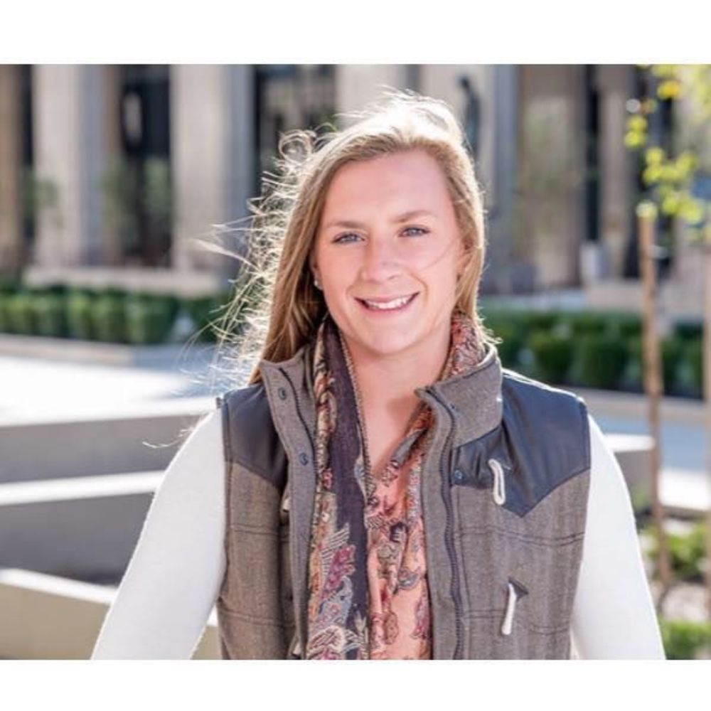 Meet your Posher, Olivia